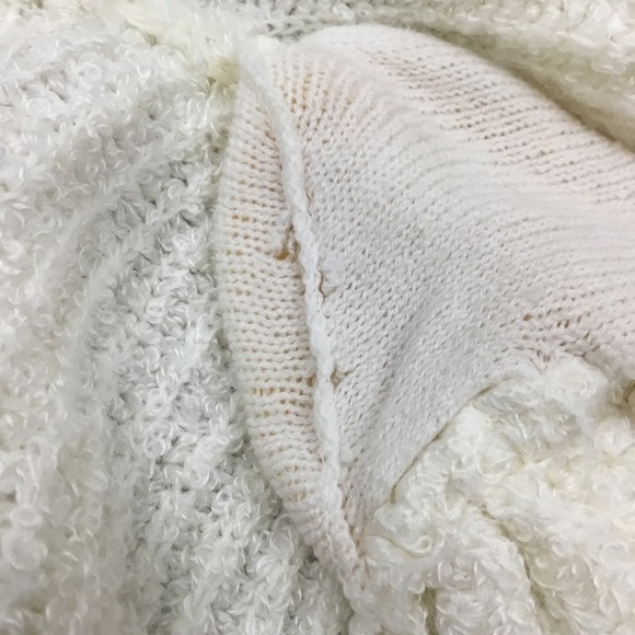 VINTAGE Nan Elliot Heavy Cardigan Sweater with Built In Shoulder Pads - Picture 8 of 9